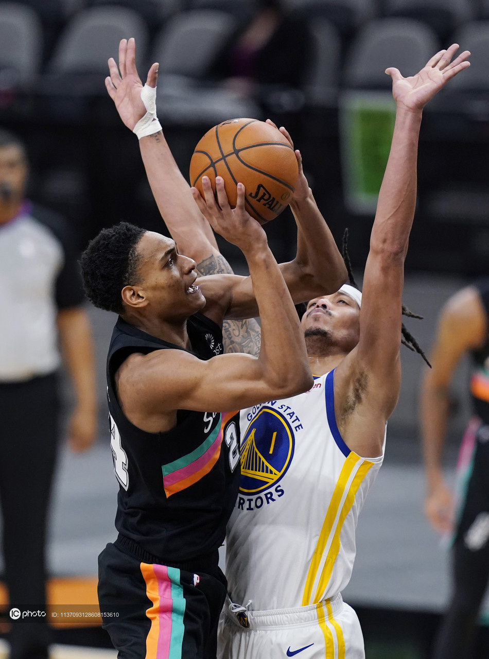 雷速官网- Doinb在塞尔维亚队比赛中晋级詹姆斯在德国队比赛中晋级，国际比赛日圣安东尼奥马刺备战社区盾瞬间刷屏